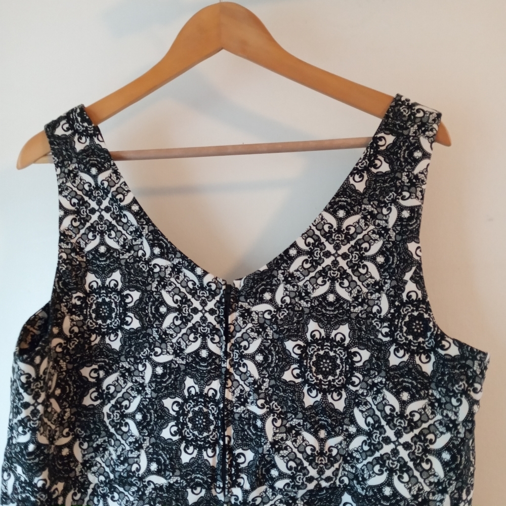 Torrid 0X Lace Print Sateen Peplum Top - Picture 9 of 11